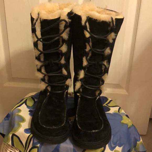 UGG Shoes - 💥FLASH SALE‼️UGG boots black/cream